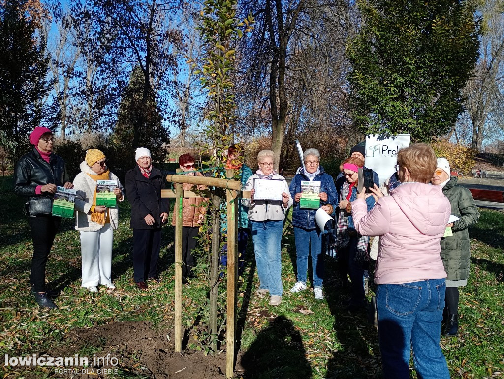 ŁUTW posadził kolejne drzewo z fundacją Prolas