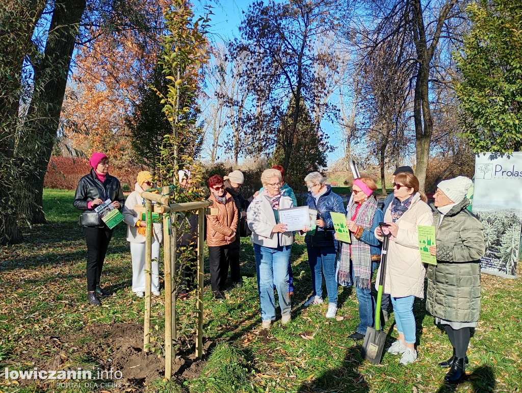 ŁUTW posadził kolejne drzewo z fundacją Prolas