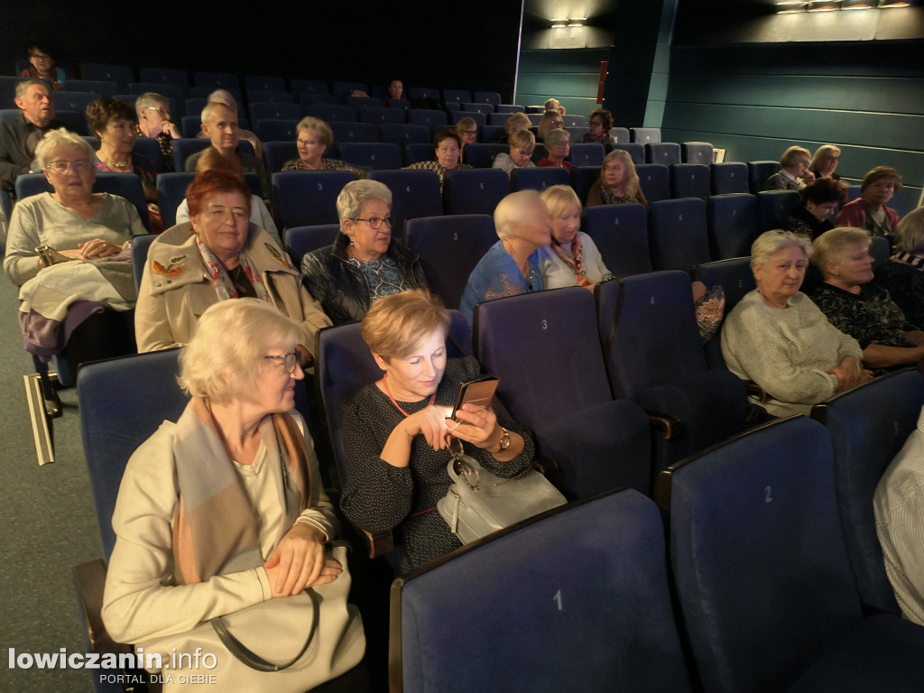 Teatr na zakręcie Uniwersytetu Trzeciego Wieku