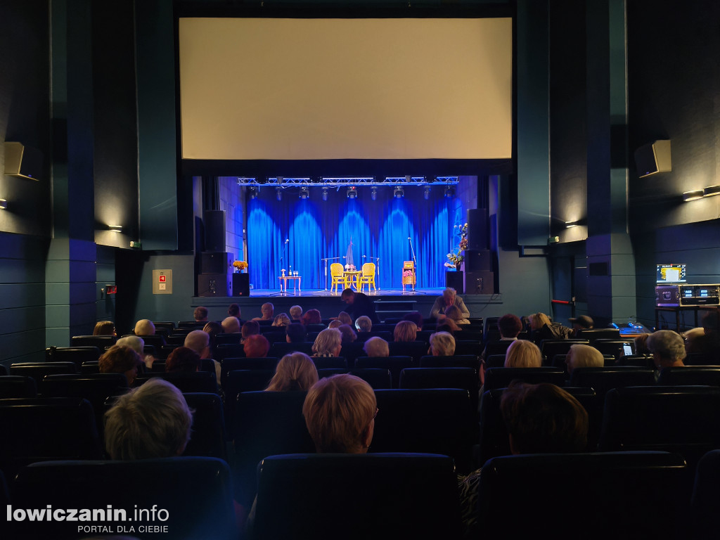 Teatr na zakręcie Uniwersytetu Trzeciego Wieku