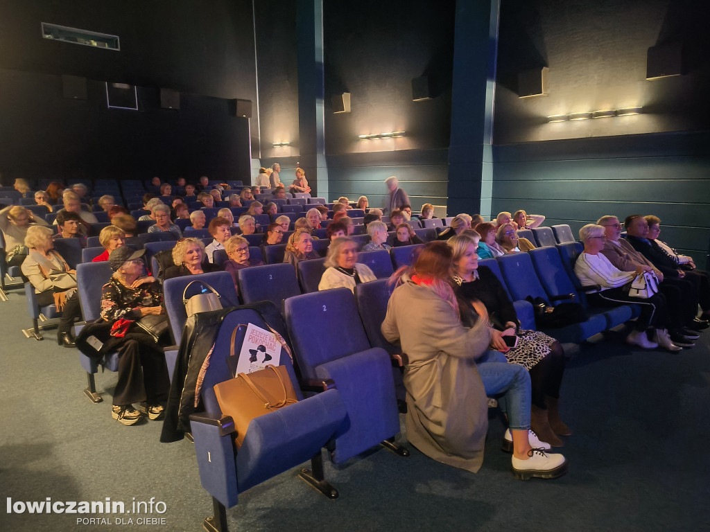 Teatr na zakręcie Uniwersytetu Trzeciego Wieku