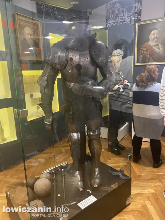 Licealiści z Mławy w łowickim muzeum