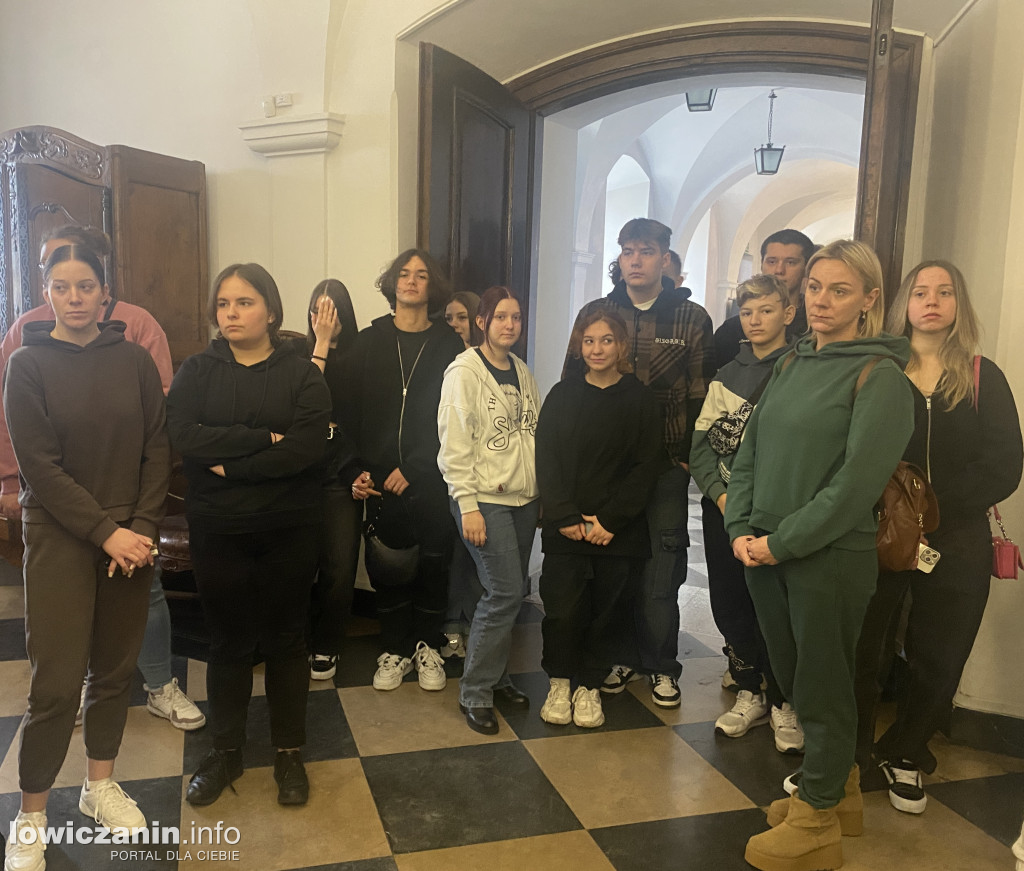 Licealiści z Mławy w łowickim muzeum