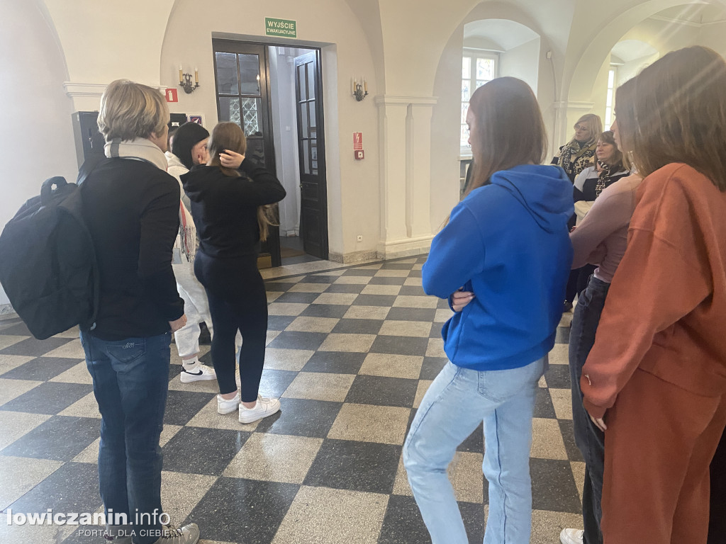 Licealiści z Mławy w łowickim muzeum
