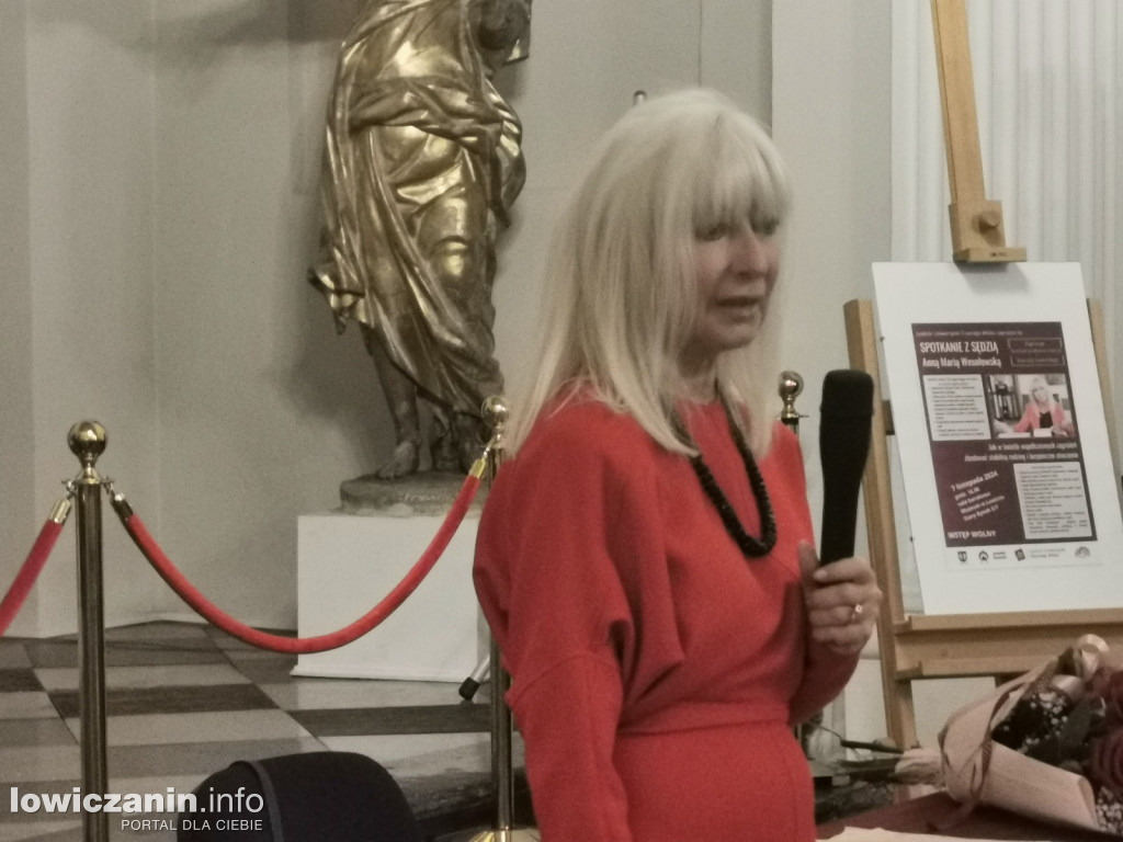 Spotkanie z Anną Marią Wesołowską w łowickim muzeum