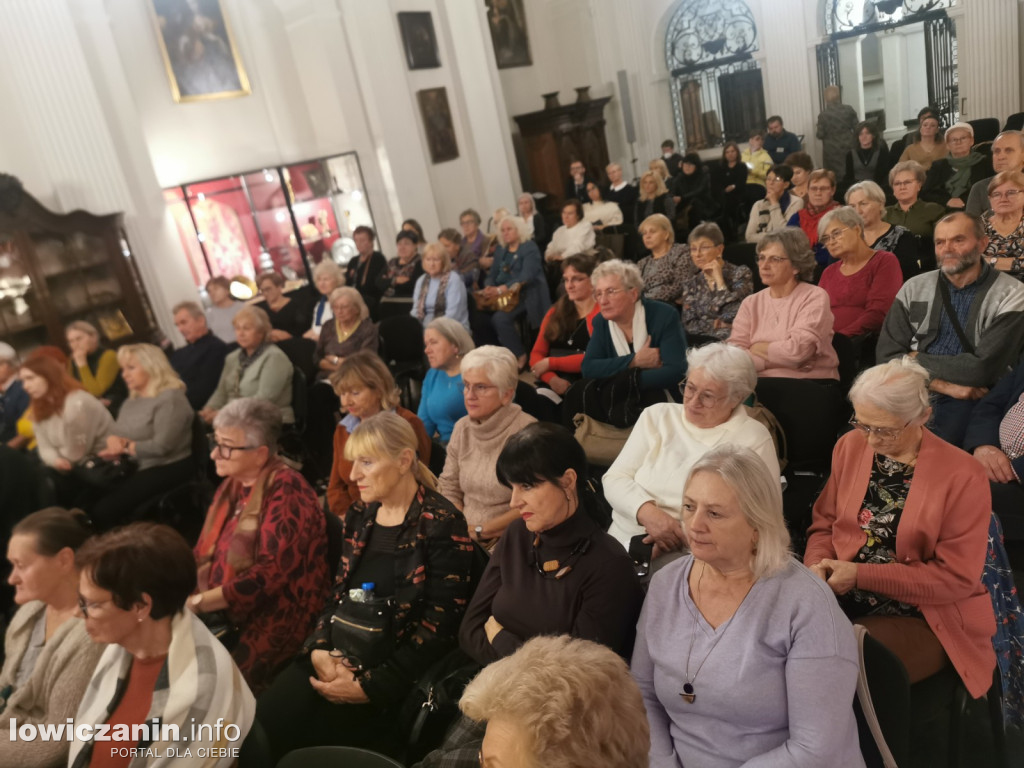 Spotkanie z Anną Marią Wesołowską w łowickim muzeum