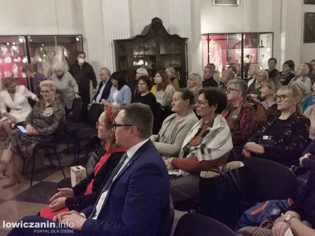 Spotkanie z Anną Marią Wesołowską w łowickim muzeum