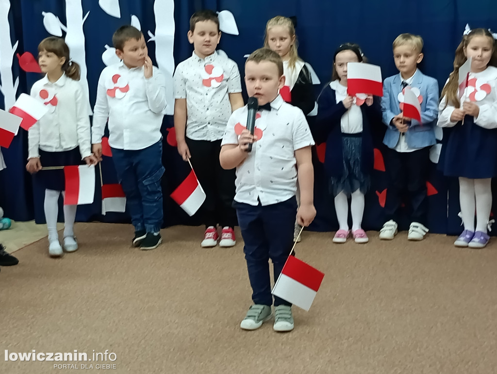 Przedszkolaki z łowickiej Stokrotki pamiętają o Dniu Niepodległości