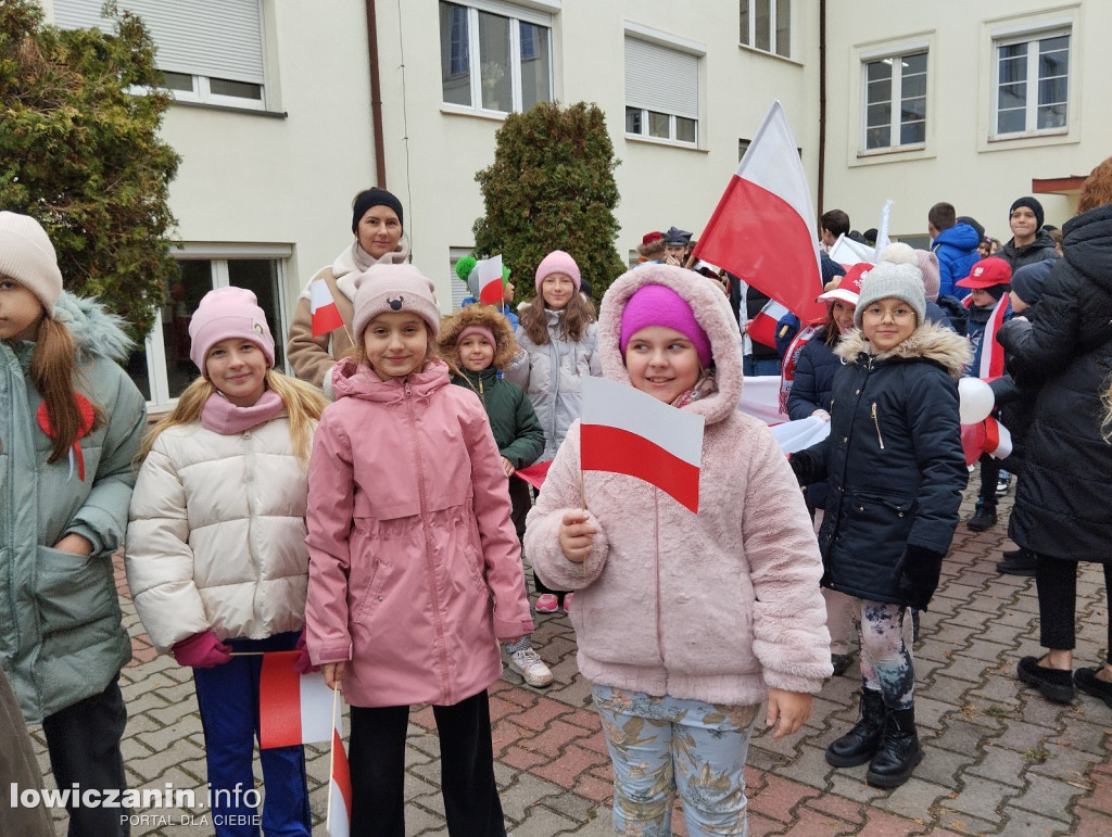 Pochód szkoły pijarskiej z okazji 11 listopada