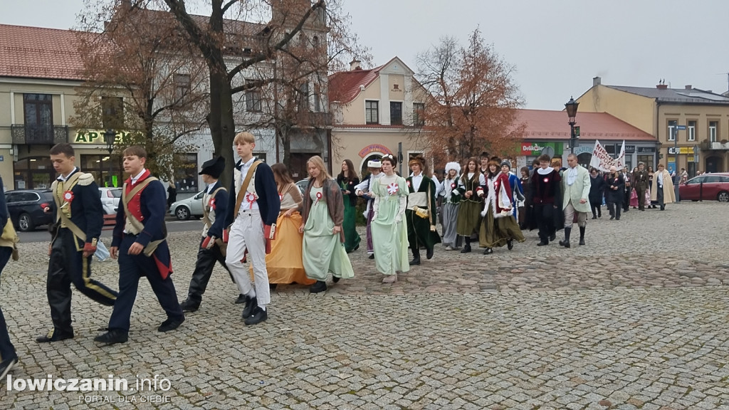 Pochód szkoły pijarskiej z okazji 11 listopada