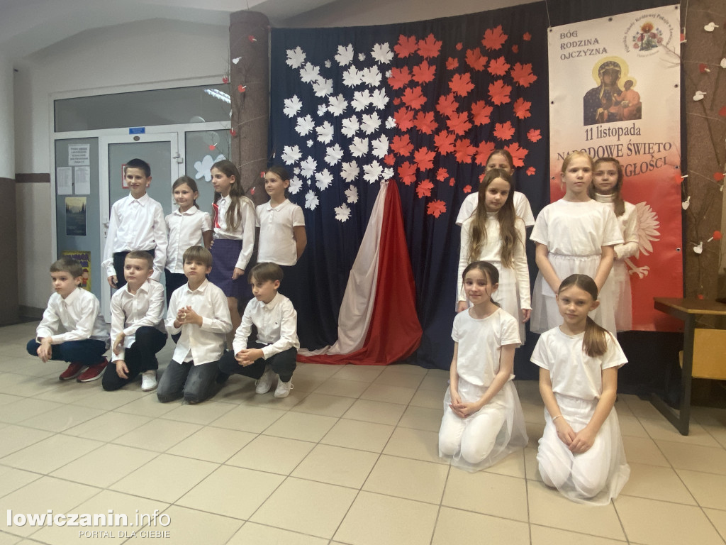 Wieczór pieśni patriotycznych w szkole Pijarskiej w Łowiczu
