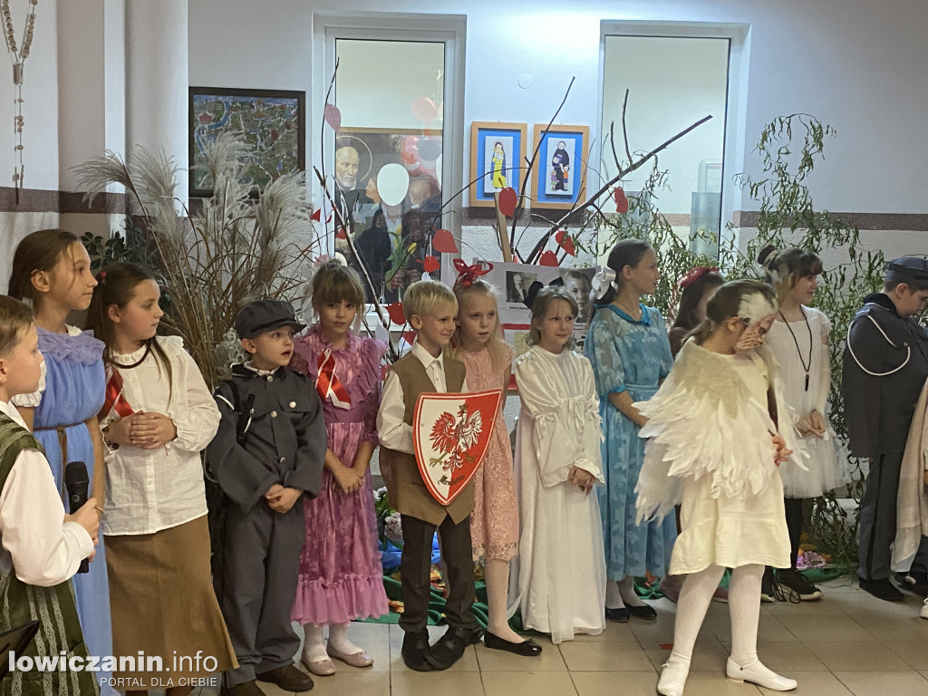 Wieczór pieśni patriotycznych w szkole Pijarskiej w Łowiczu