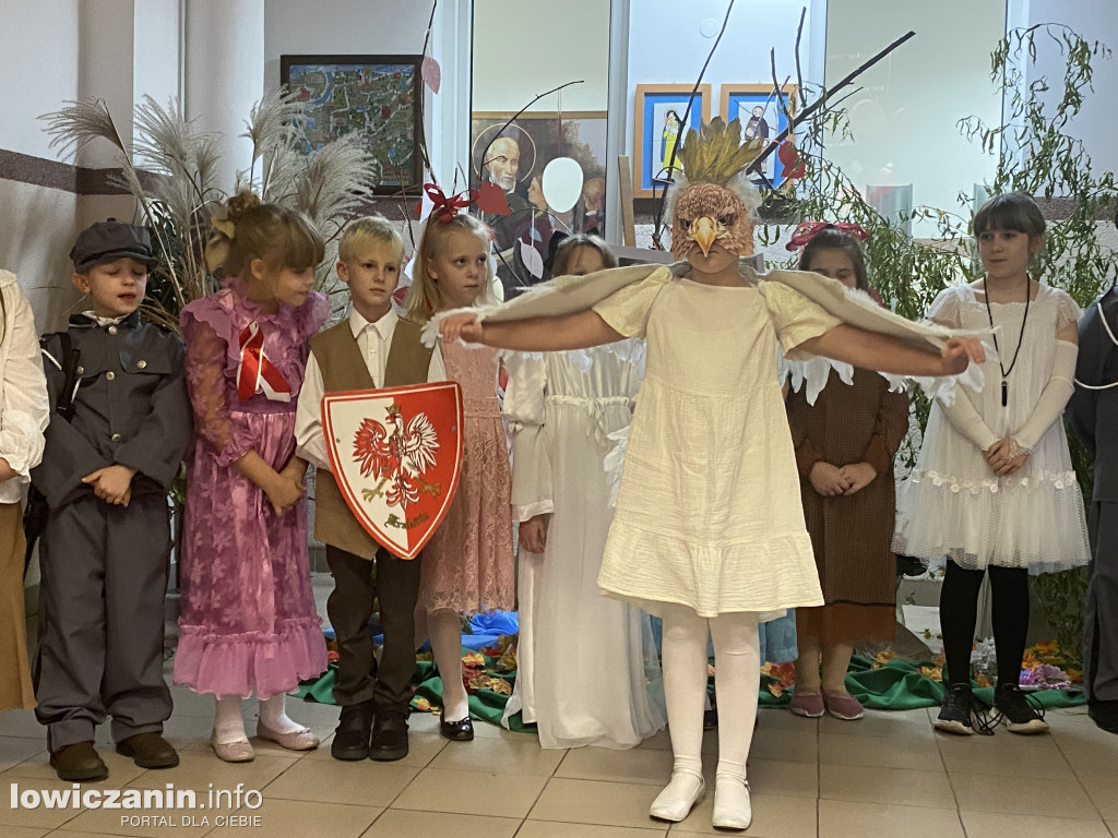 Wieczór pieśni patriotycznych w szkole Pijarskiej w Łowiczu