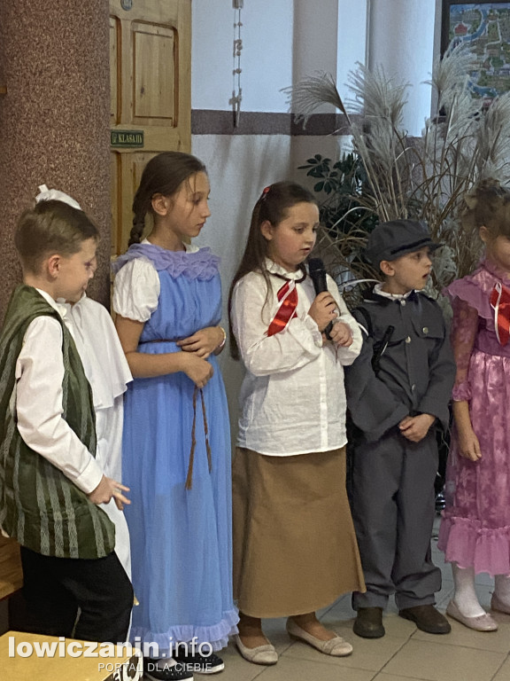 Wieczór pieśni patriotycznych w szkole Pijarskiej w Łowiczu