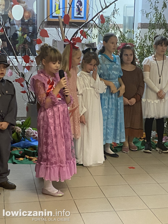 Wieczór pieśni patriotycznych w szkole Pijarskiej w Łowiczu