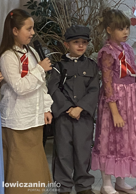 Wieczór pieśni patriotycznych w szkole Pijarskiej w Łowiczu