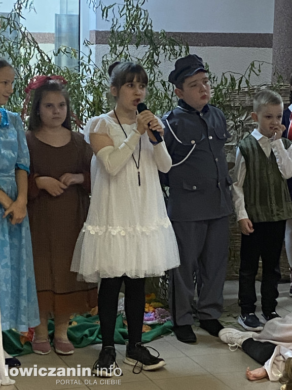 Wieczór pieśni patriotycznych w szkole Pijarskiej w Łowiczu