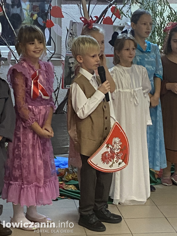Wieczór pieśni patriotycznych w szkole Pijarskiej w Łowiczu