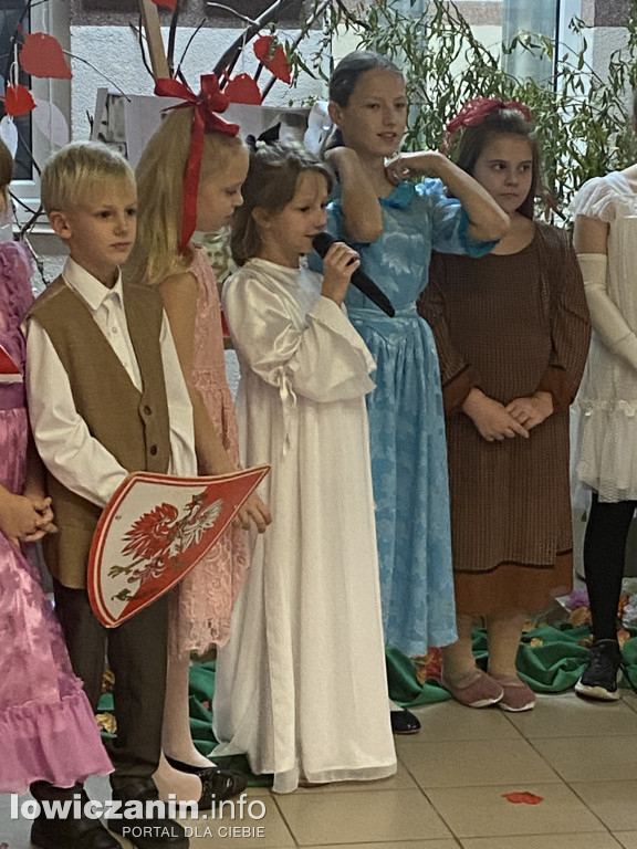 Wieczór pieśni patriotycznych w szkole Pijarskiej w Łowiczu