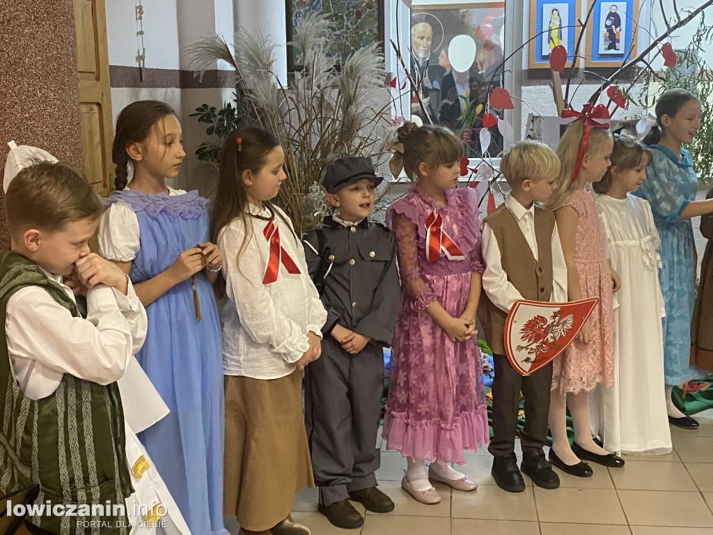 Wieczór pieśni patriotycznych w szkole Pijarskiej w Łowiczu