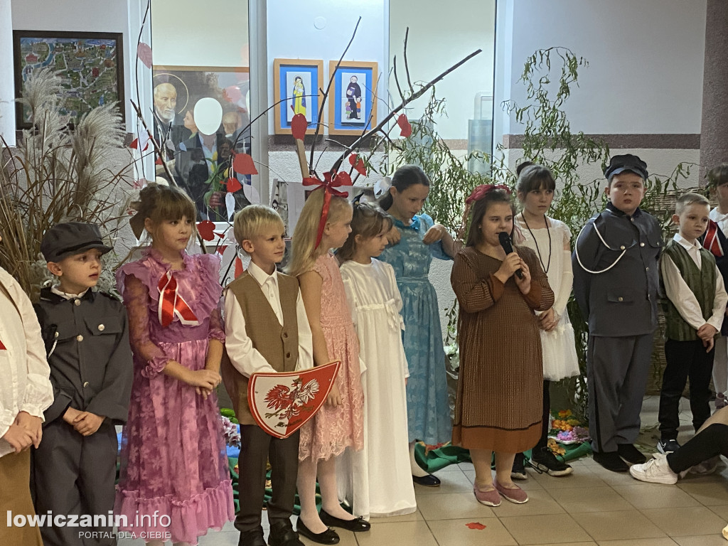 Wieczór pieśni patriotycznych w szkole Pijarskiej w Łowiczu