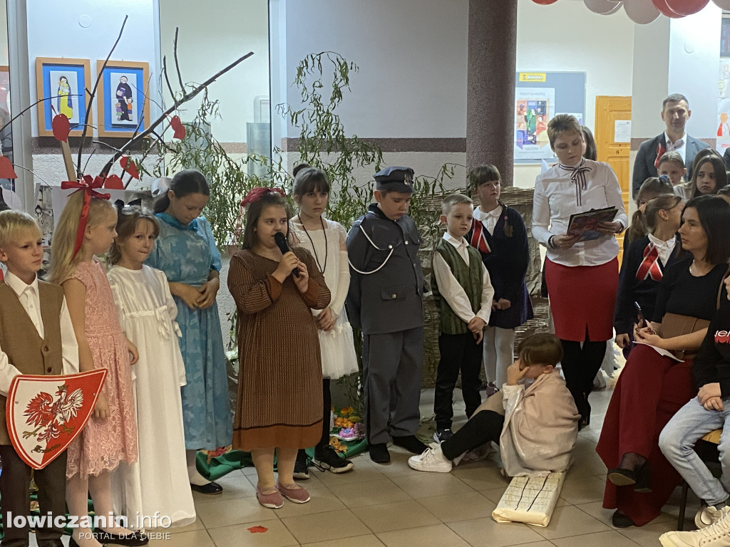 Wieczór pieśni patriotycznych w szkole Pijarskiej w Łowiczu