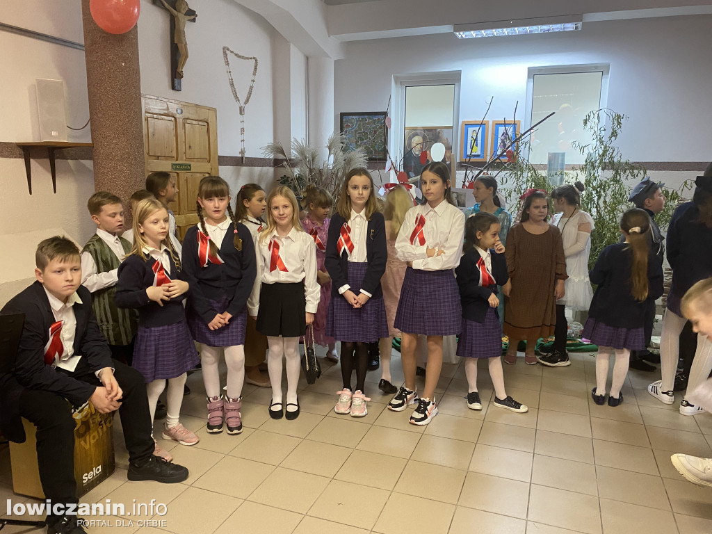 Wieczór pieśni patriotycznych w szkole Pijarskiej w Łowiczu