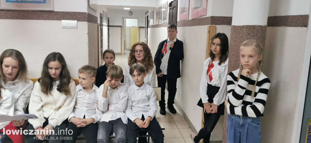 Wieczór pieśni patriotycznych w szkole Pijarskiej w Łowiczu
