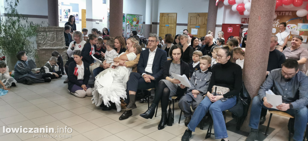Wieczór pieśni patriotycznych w szkole Pijarskiej w Łowiczu