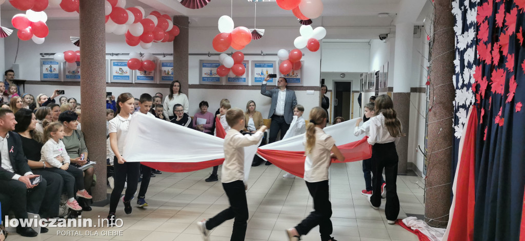 Wieczór pieśni patriotycznych w szkole Pijarskiej w Łowiczu