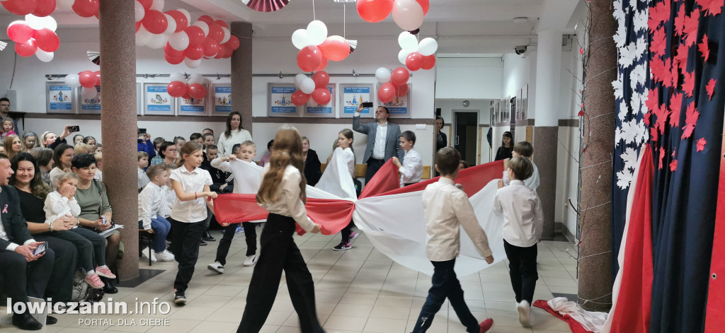 Wieczór pieśni patriotycznych w szkole Pijarskiej w Łowiczu