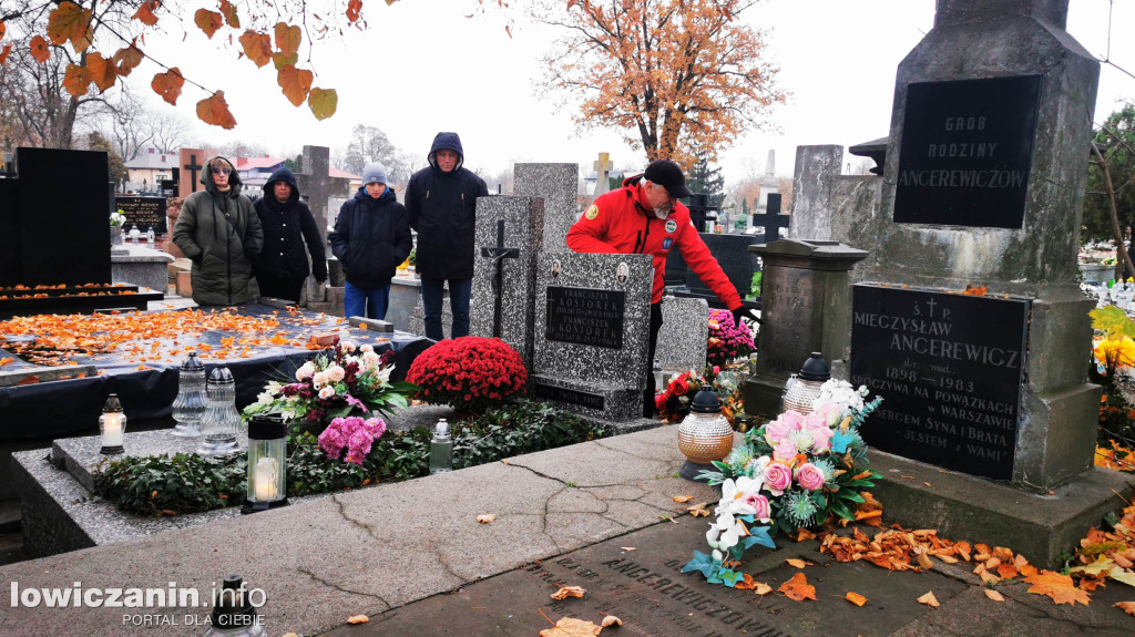 Spacer z przewodnikiem PTTK po cmentarzu katedralnym