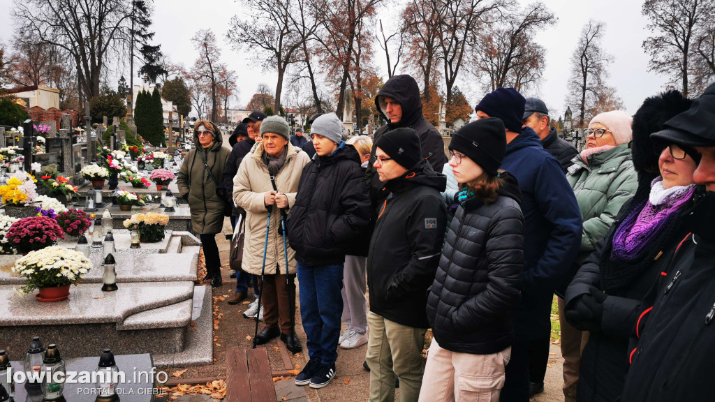 Spacer z przewodnikiem PTTK po cmentarzu katedralnym