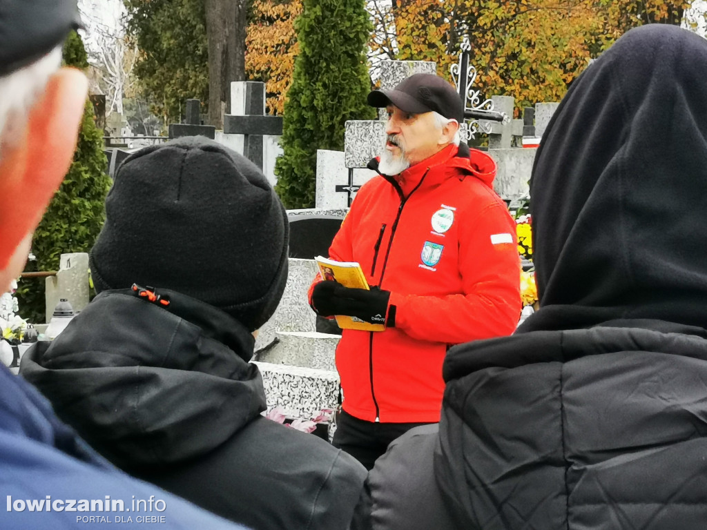Spacer z przewodnikiem PTTK po cmentarzu katedralnym