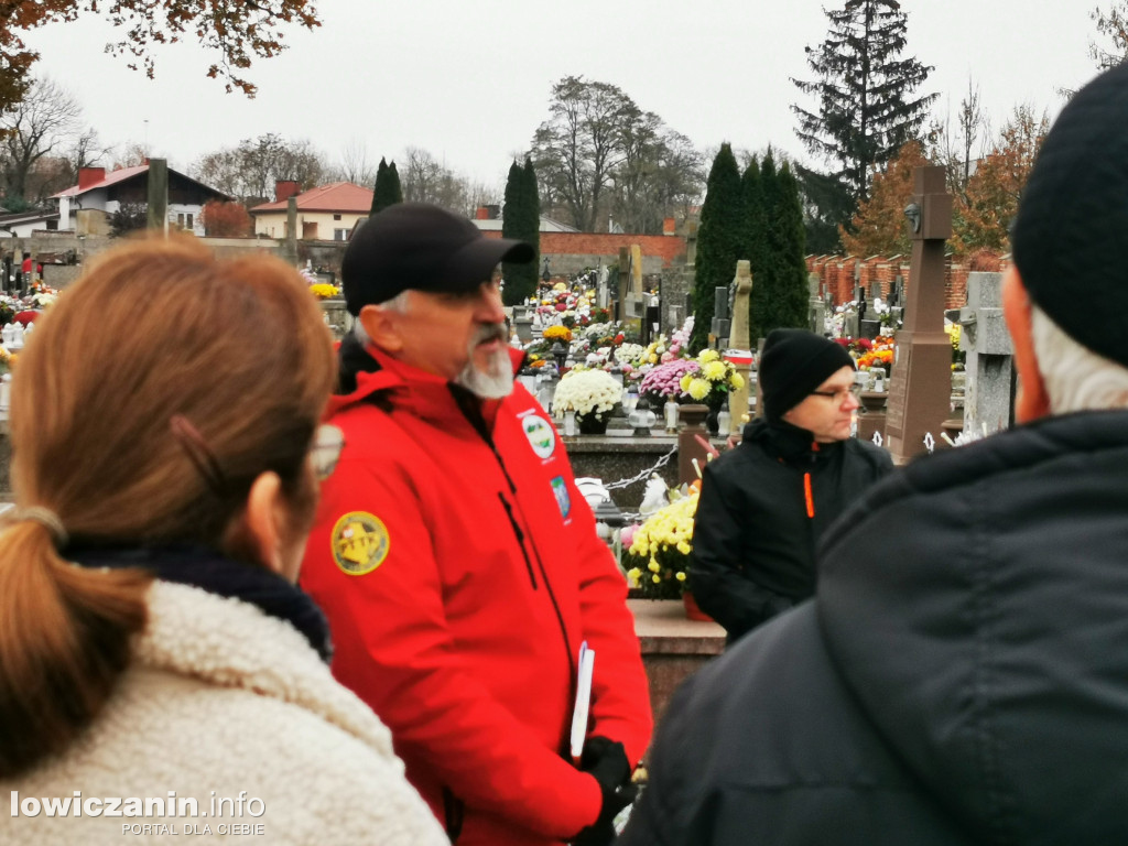 Spacer z przewodnikiem PTTK po cmentarzu katedralnym