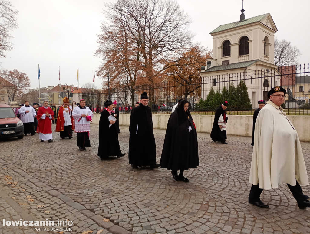 Procesja z relikwiami św. Wiktorii dotarła do katedry