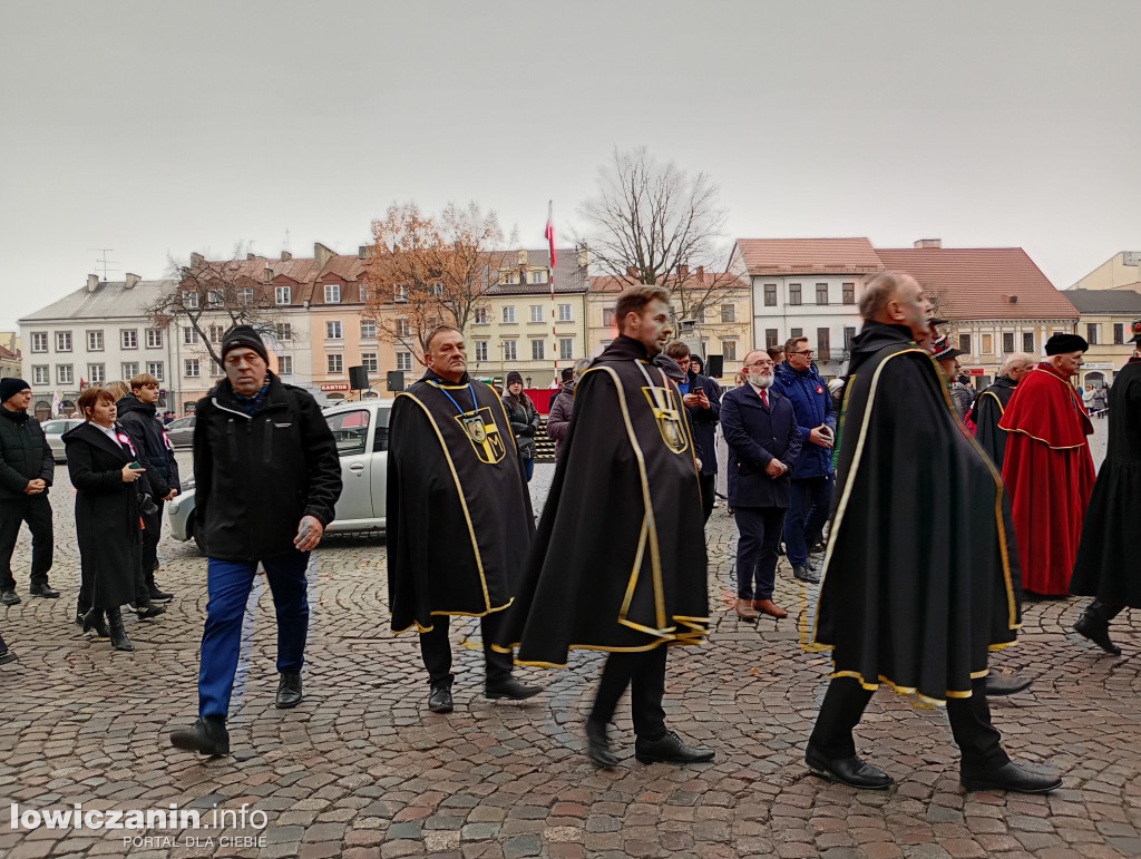 Procesja z relikwiami św. Wiktorii dotarła do katedry