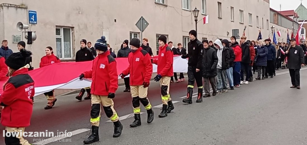 Procesja z relikwiami św. Wiktorii dotarła do katedry