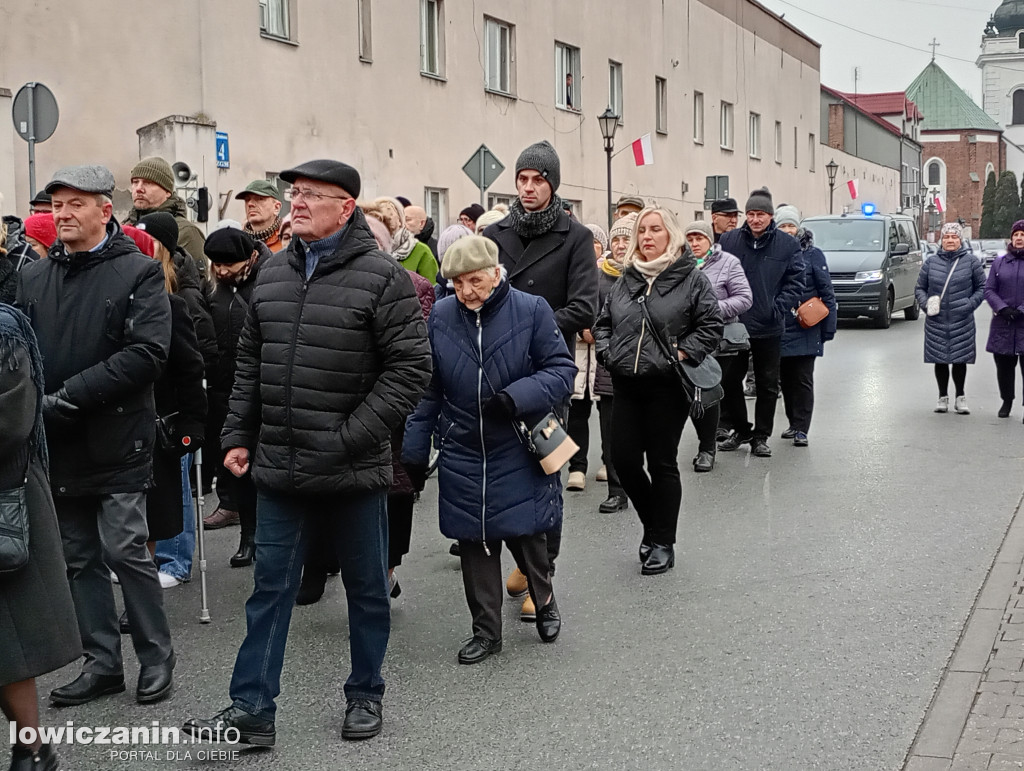 Procesja z relikwiami św. Wiktorii dotarła do katedry