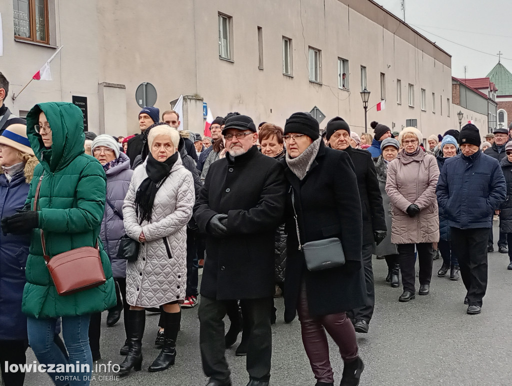 Procesja z relikwiami św. Wiktorii dotarła do katedry