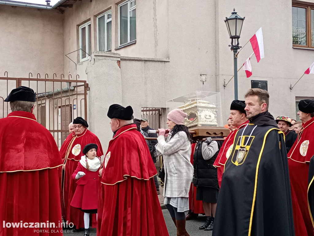 Procesja z relikwiami św. Wiktorii dotarła do katedry