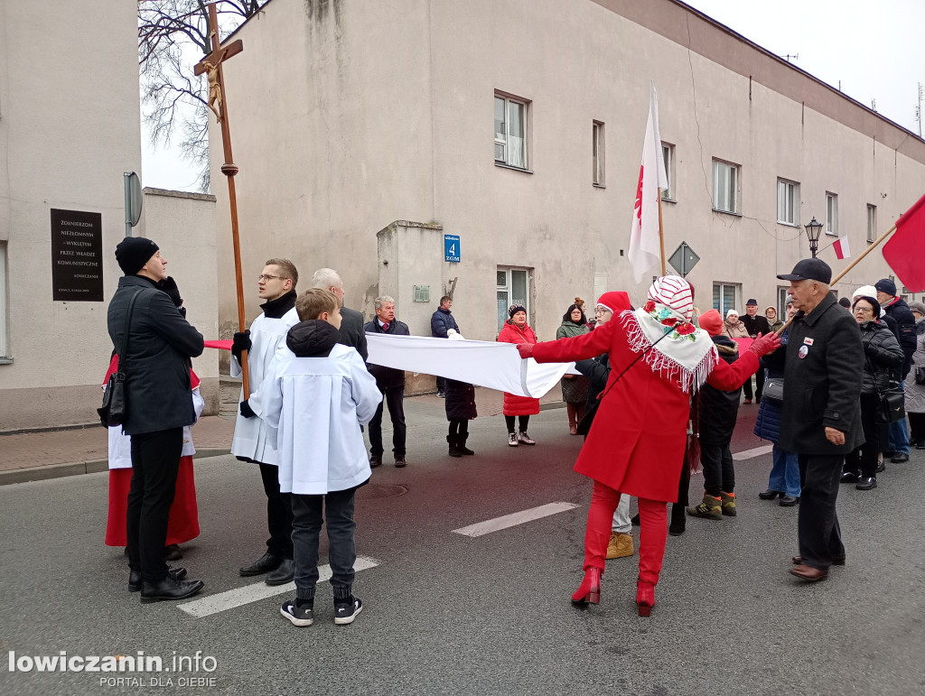 Procesja z relikwiami św. Wiktorii dotarła do katedry