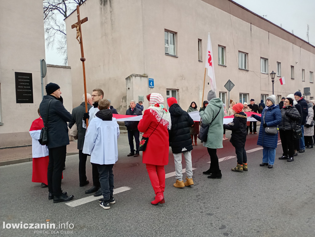 Procesja z relikwiami św. Wiktorii dotarła do katedry