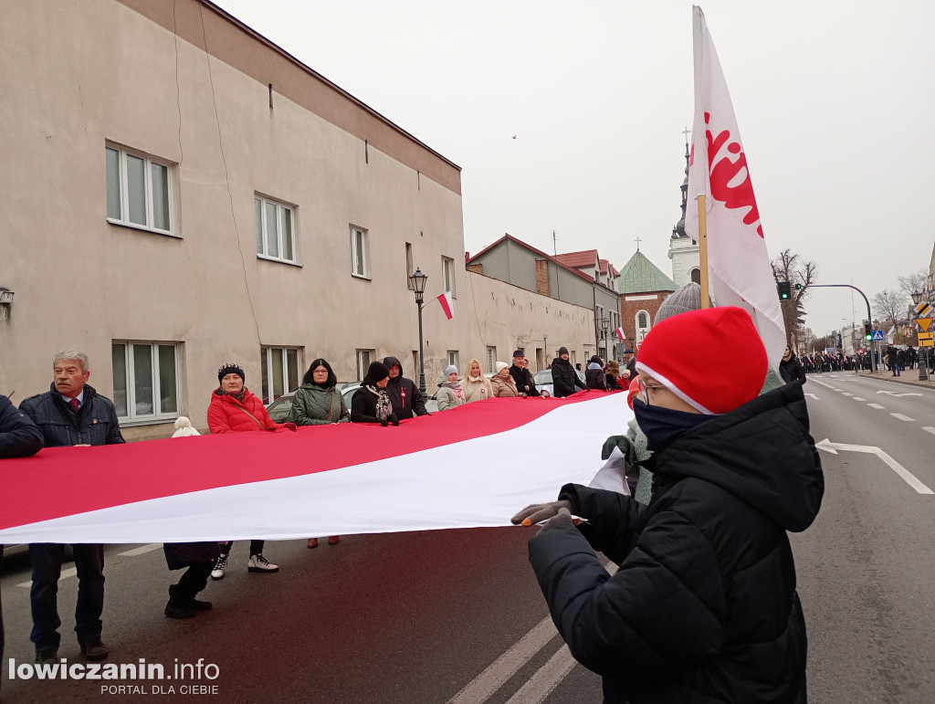 Procesja z relikwiami św. Wiktorii dotarła do katedry