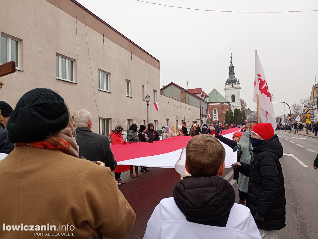 Procesja z relikwiami św. Wiktorii dotarła do katedry