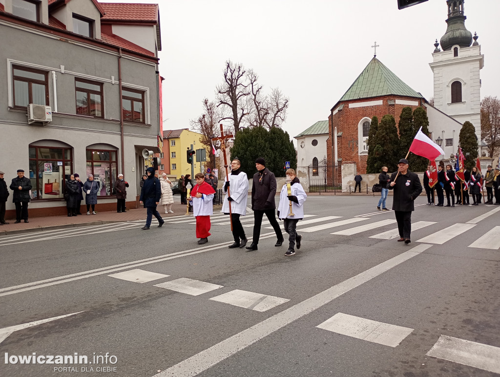 Procesja z relikwiami św. Wiktorii dotarła do katedry