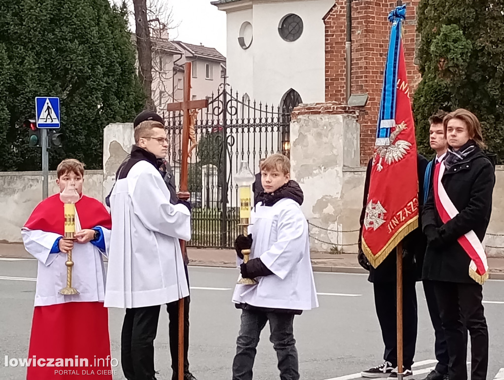 Procesja z relikwiami św. Wiktorii dotarła do katedry