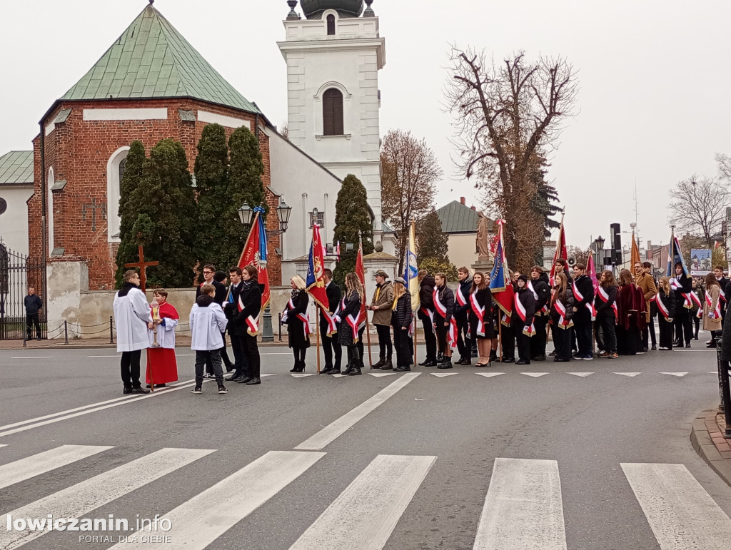 Procesja z relikwiami św. Wiktorii dotarła do katedry