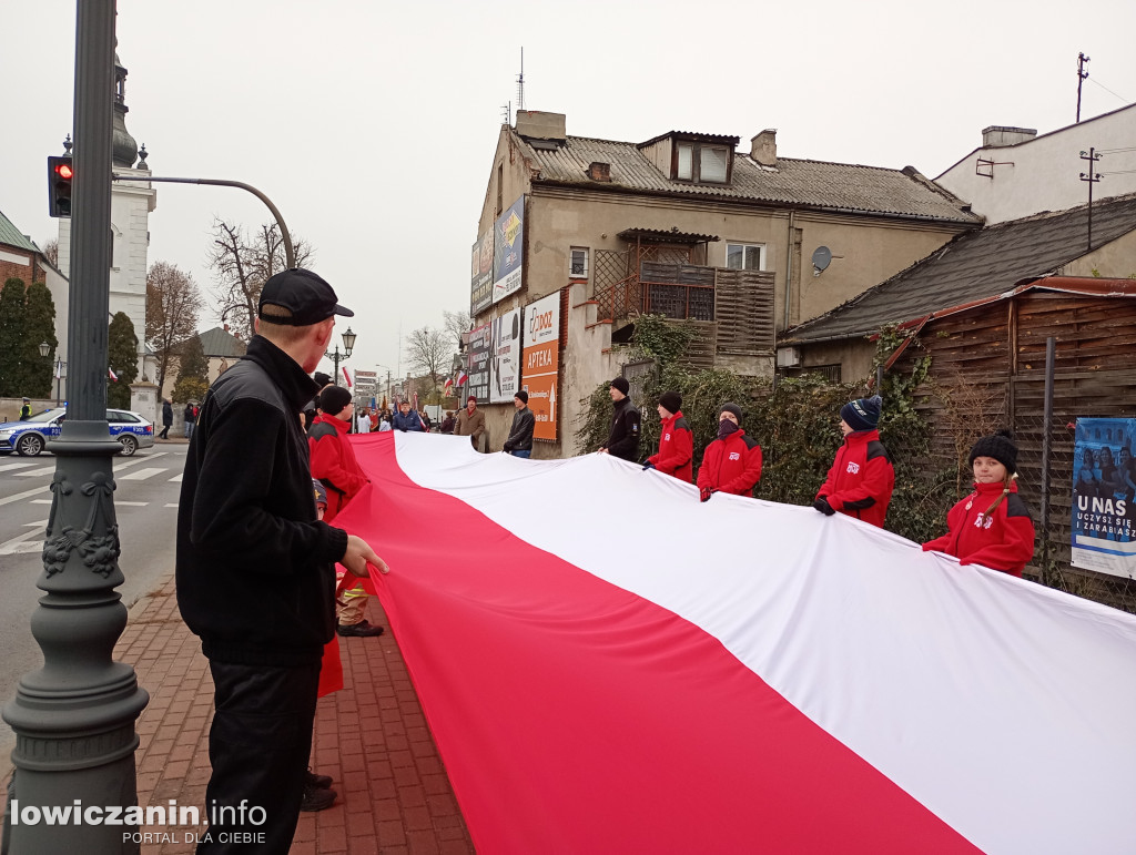 Procesja z relikwiami św. Wiktorii dotarła do katedry