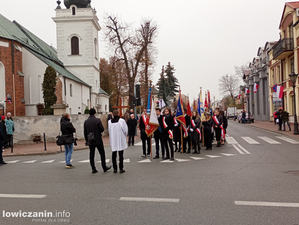 Procesja z relikwiami św. Wiktorii dotarła do katedry